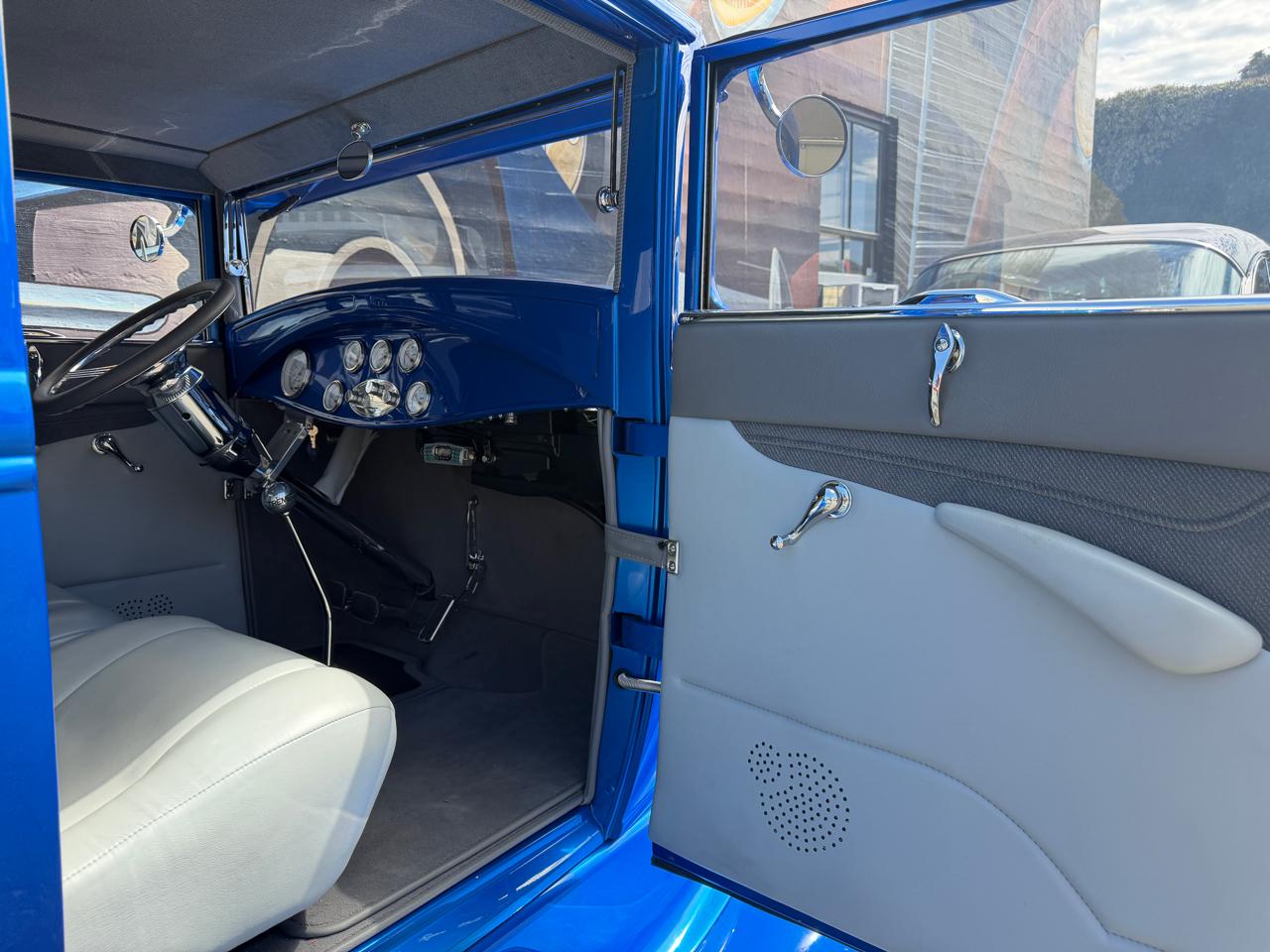 Ford DELUXE COUPE  1931