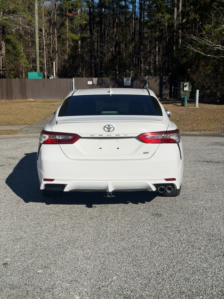 Toyota Camry SE 2020