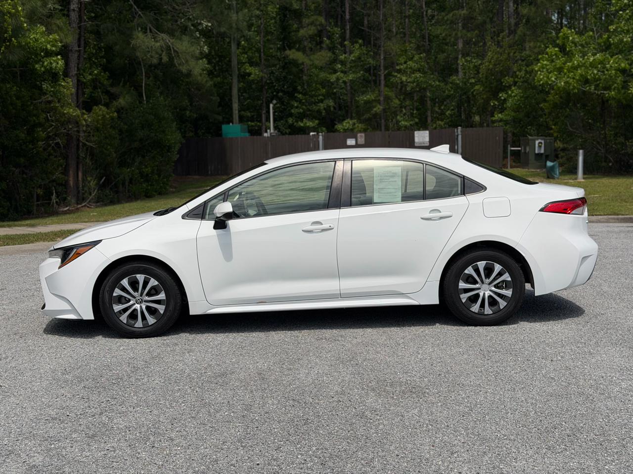 Toyota Corolla LE Hybrid 2022