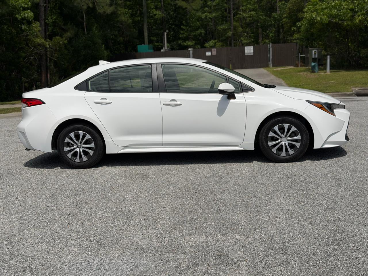 Toyota Corolla LE Hybrid 2022