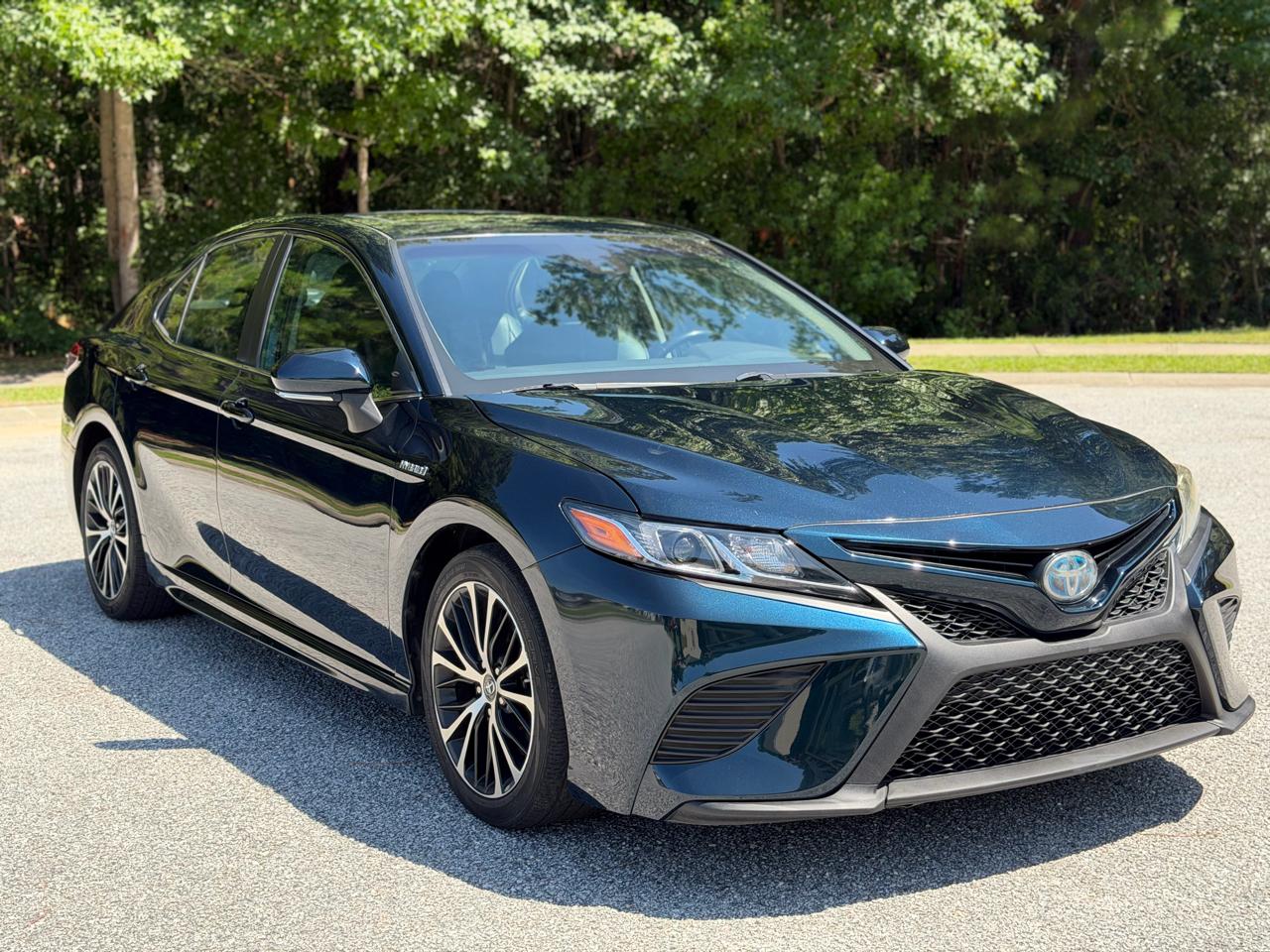 Toyota Camry Hybrid SE 2018