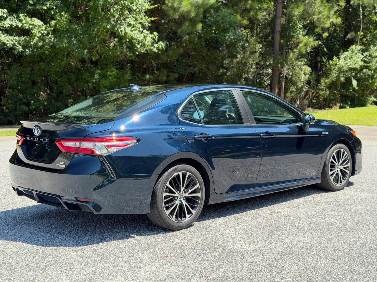 Toyota Camry Hybrid SE 2018