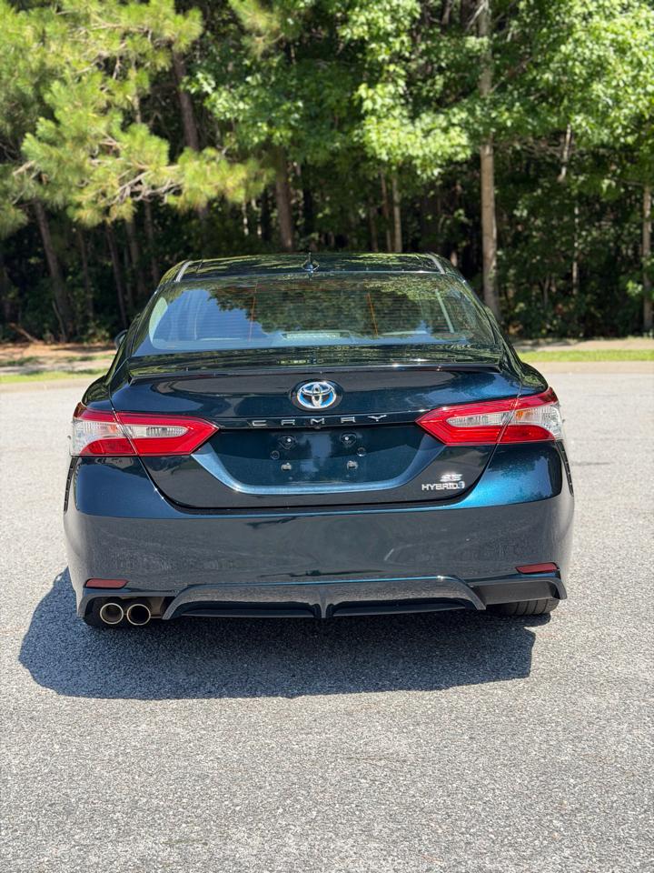 Toyota Camry Hybrid SE 2018