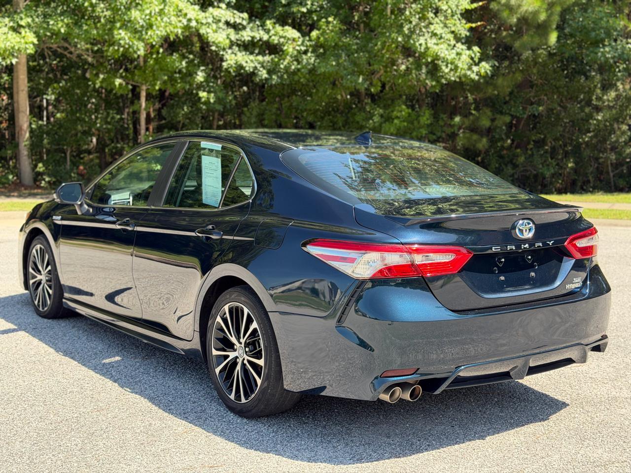Toyota Camry Hybrid SE 2018