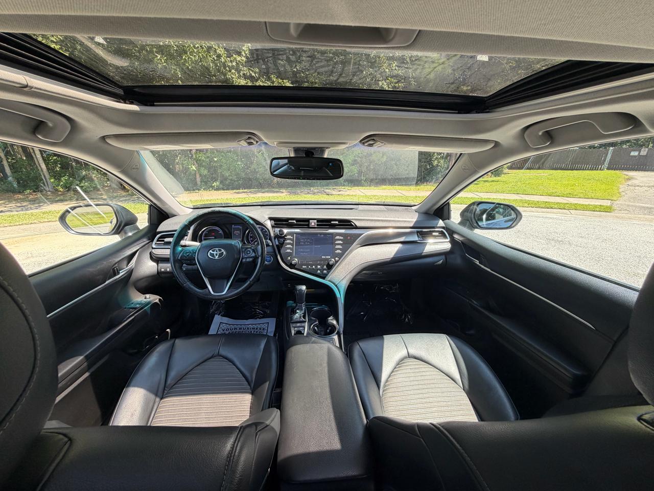Toyota Camry Hybrid SE 2018