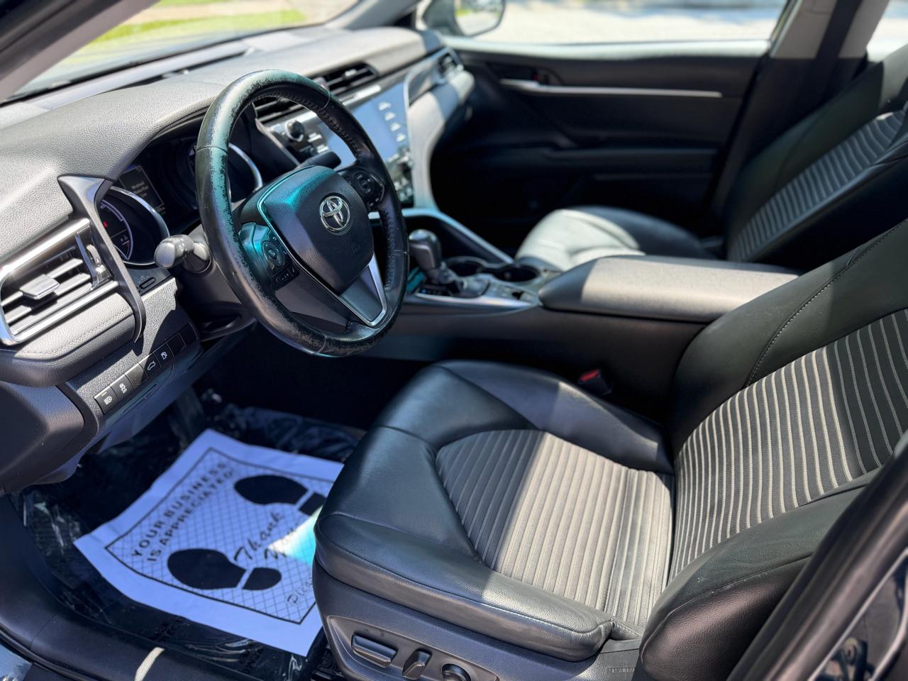 Toyota Camry Hybrid SE 2018
