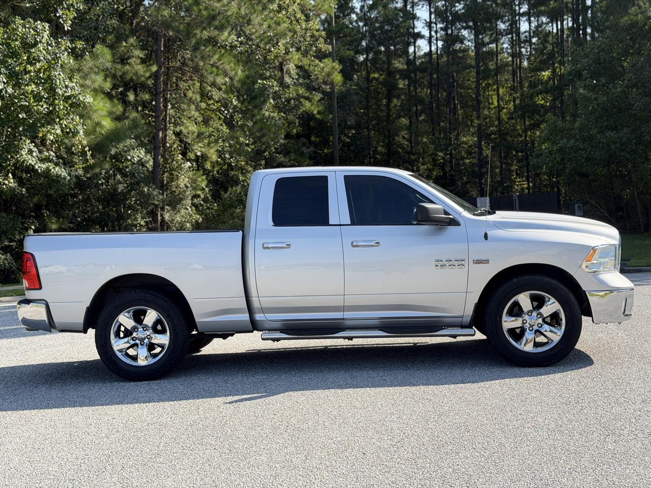 RAM 1500 Lone Star 4x2 Quad Cab 6'4" Box 2015