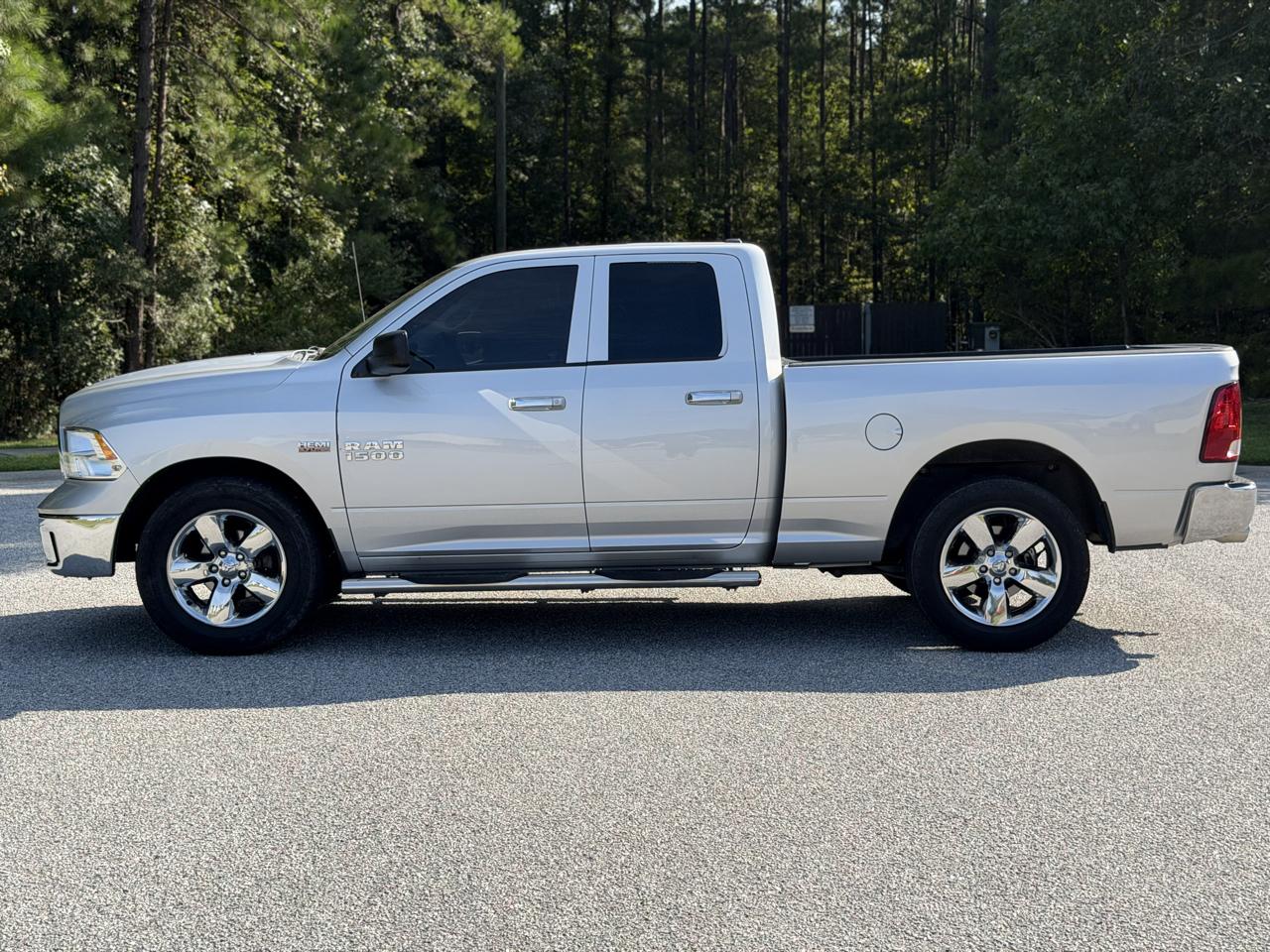 RAM 1500 Lone Star 4x2 Quad Cab 6'4" Box 2015