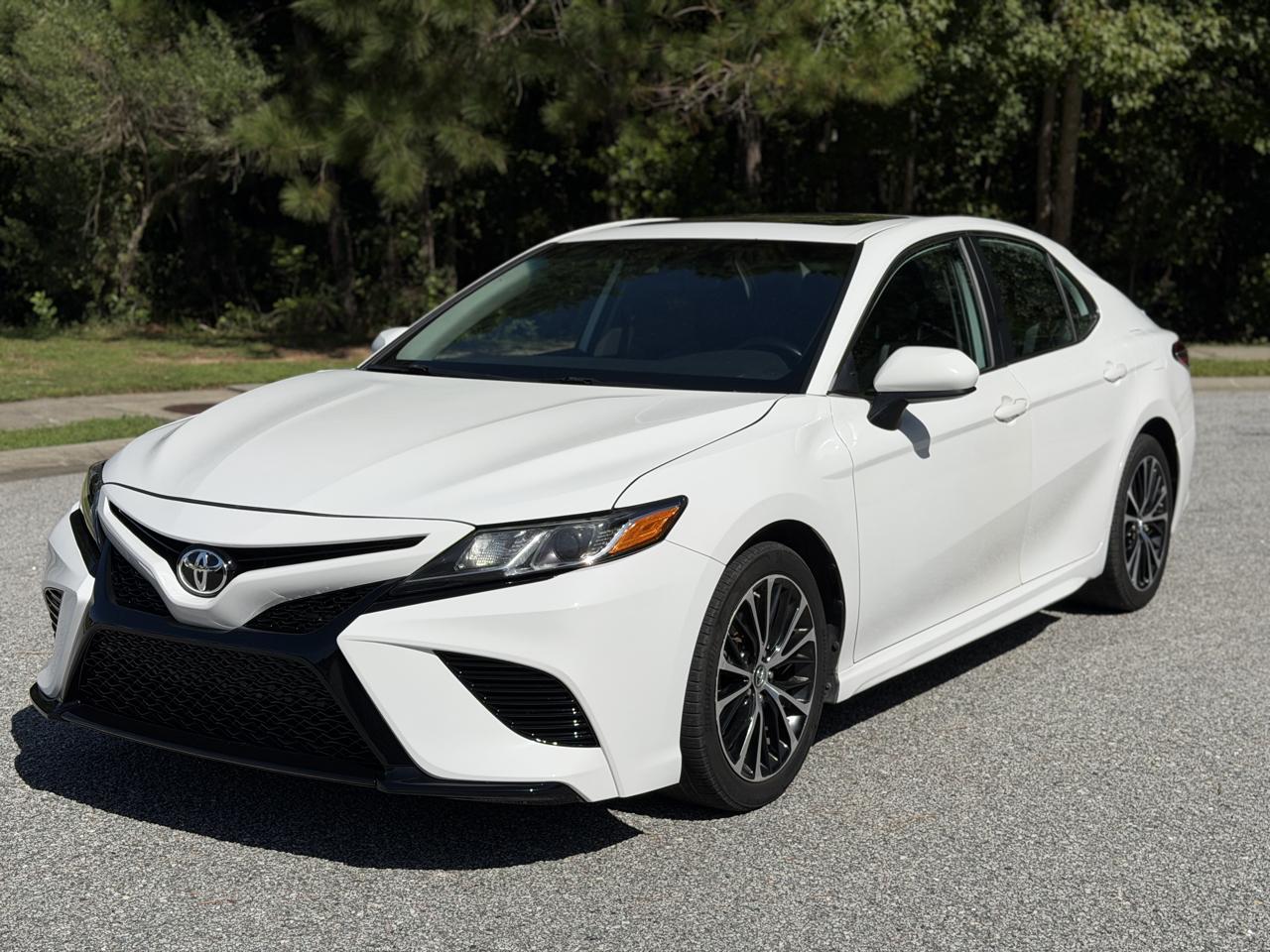 Toyota Camry SE 2019