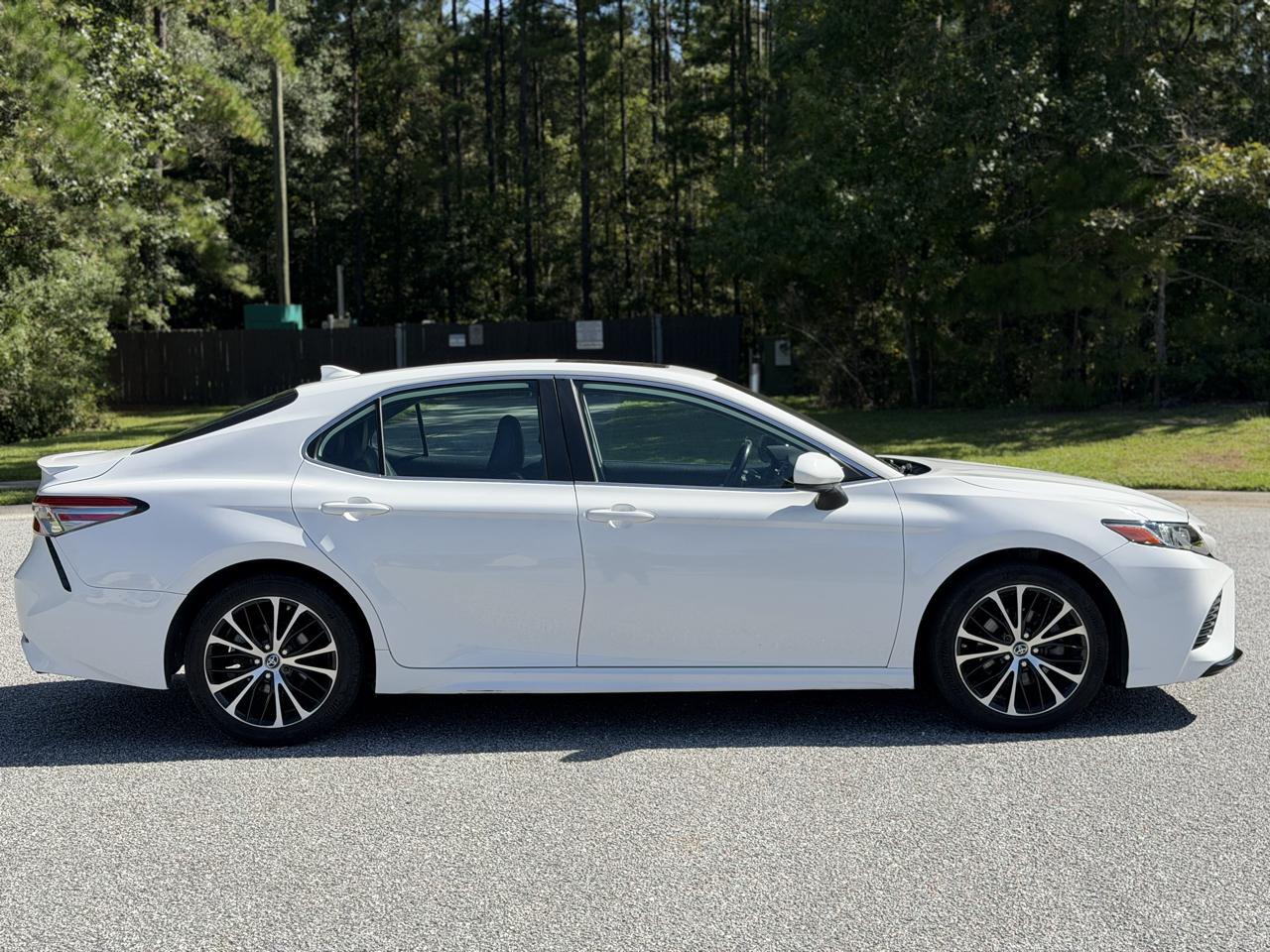 Toyota Camry SE 2019