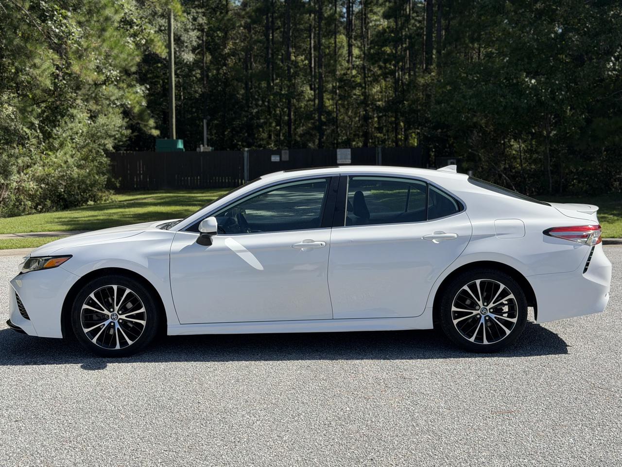 Toyota Camry SE 2019