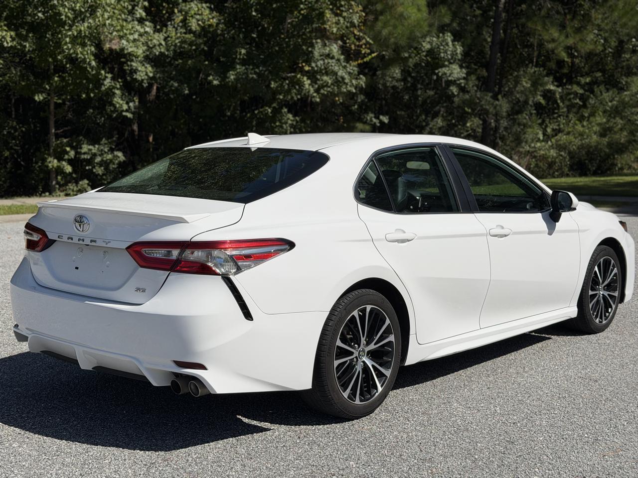 Toyota Camry SE 2019