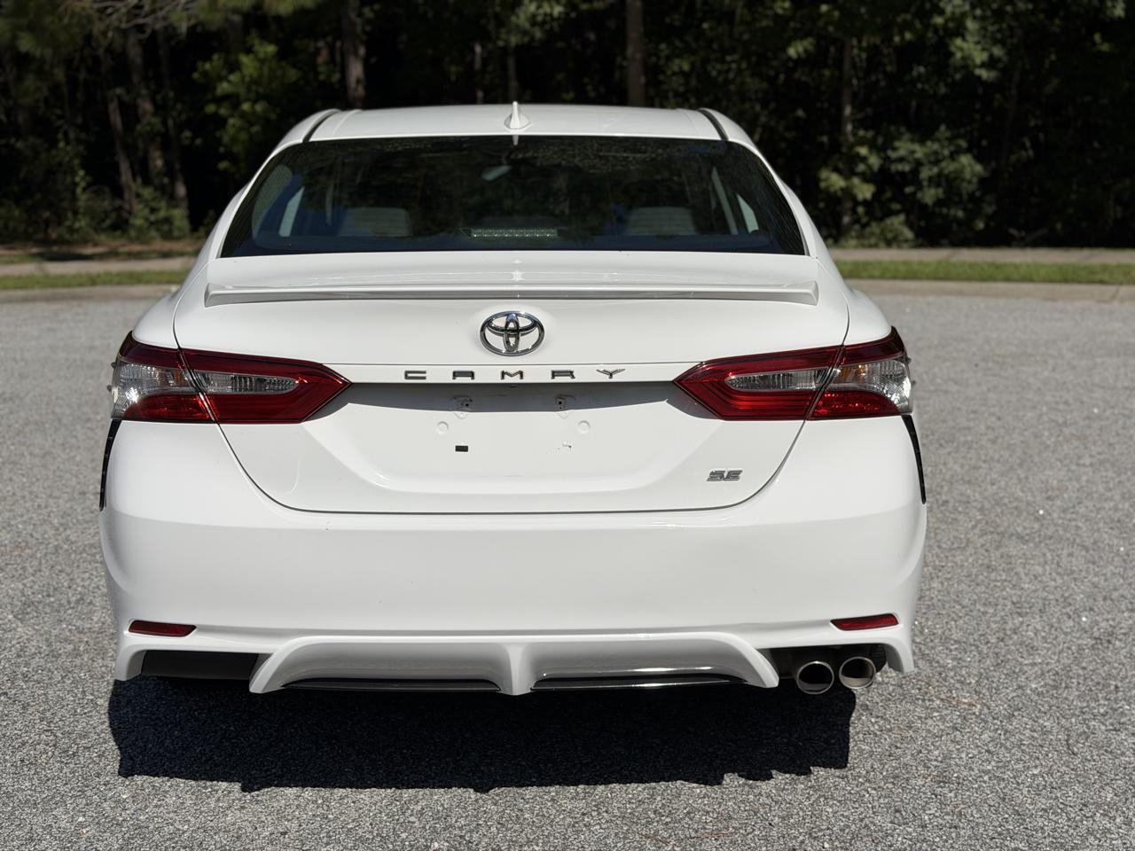 Toyota Camry SE 2019