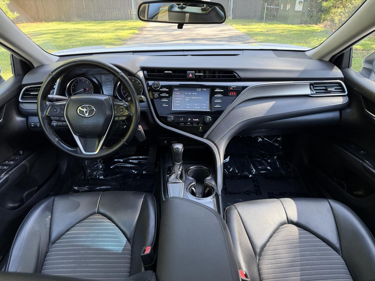 Toyota Camry SE 2019