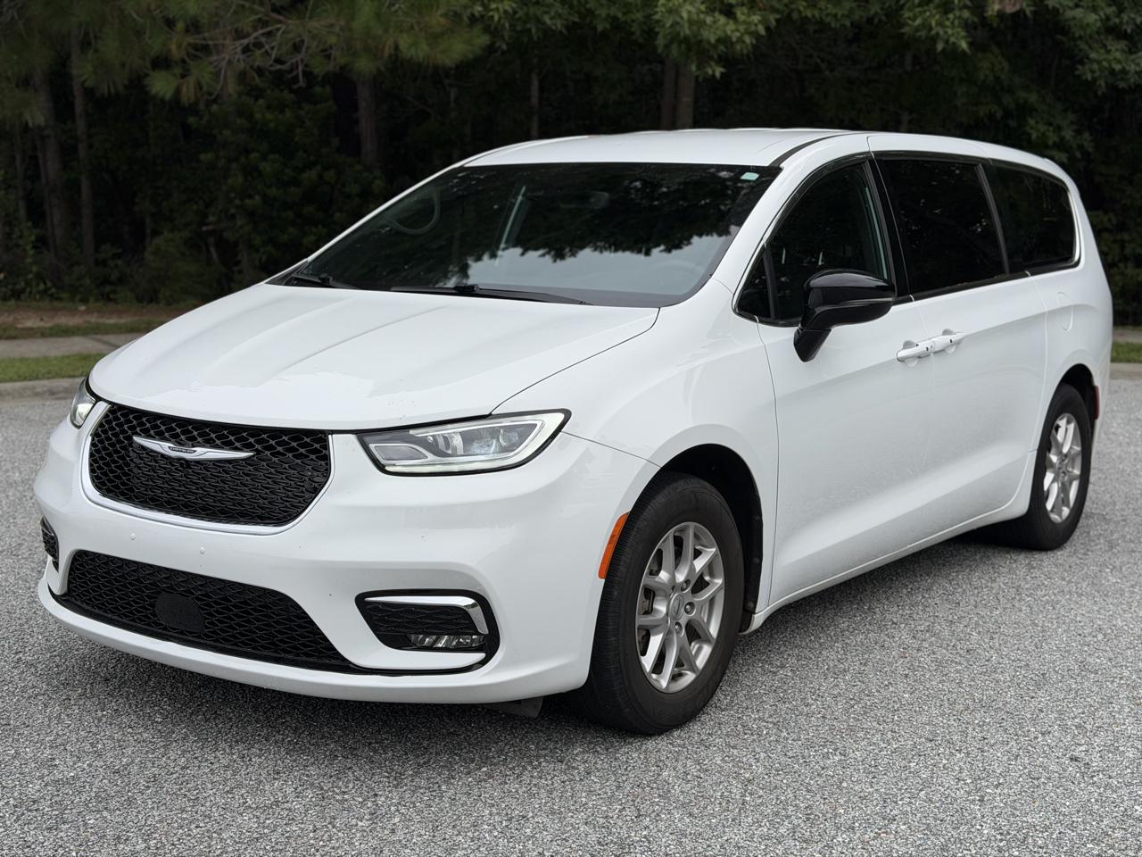Chrysler Pacifica Touring 2024