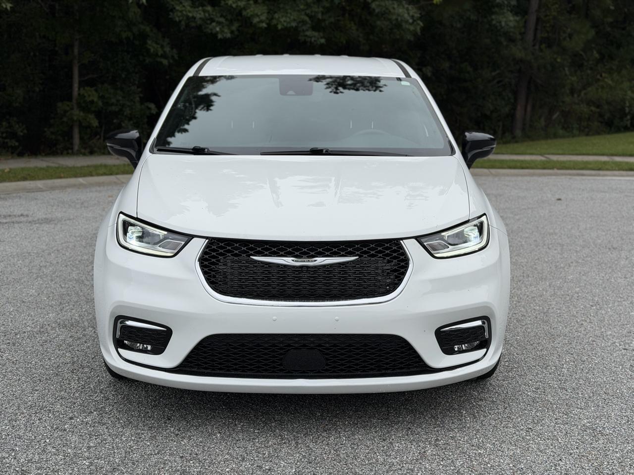 Chrysler Pacifica Touring 2024