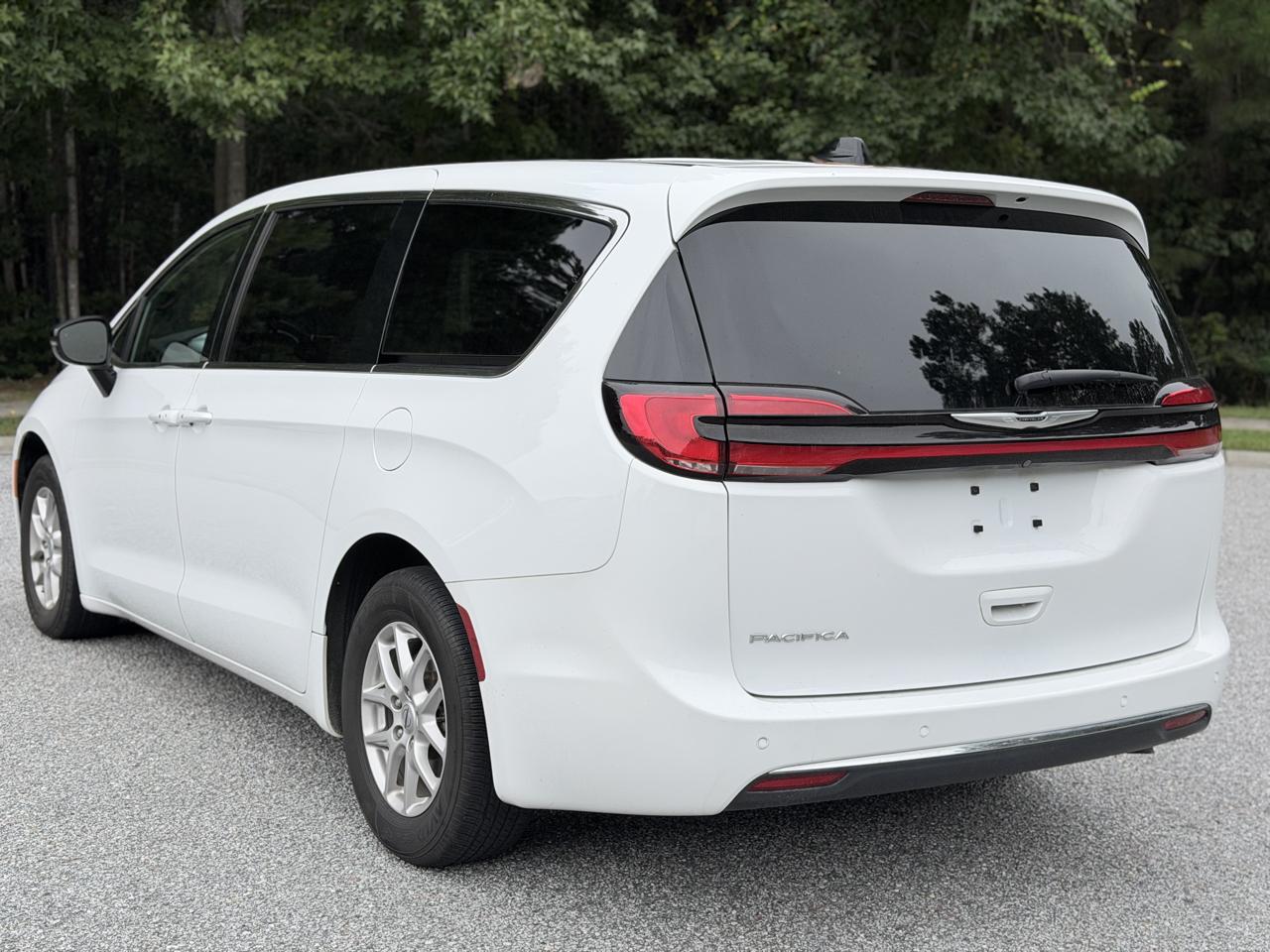 Chrysler Pacifica Touring 2024