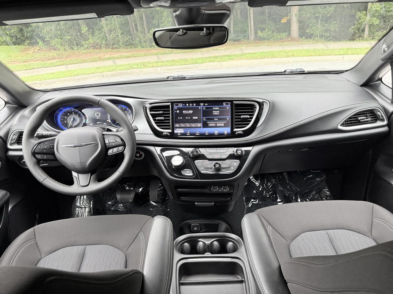 Chrysler Pacifica Touring 2024