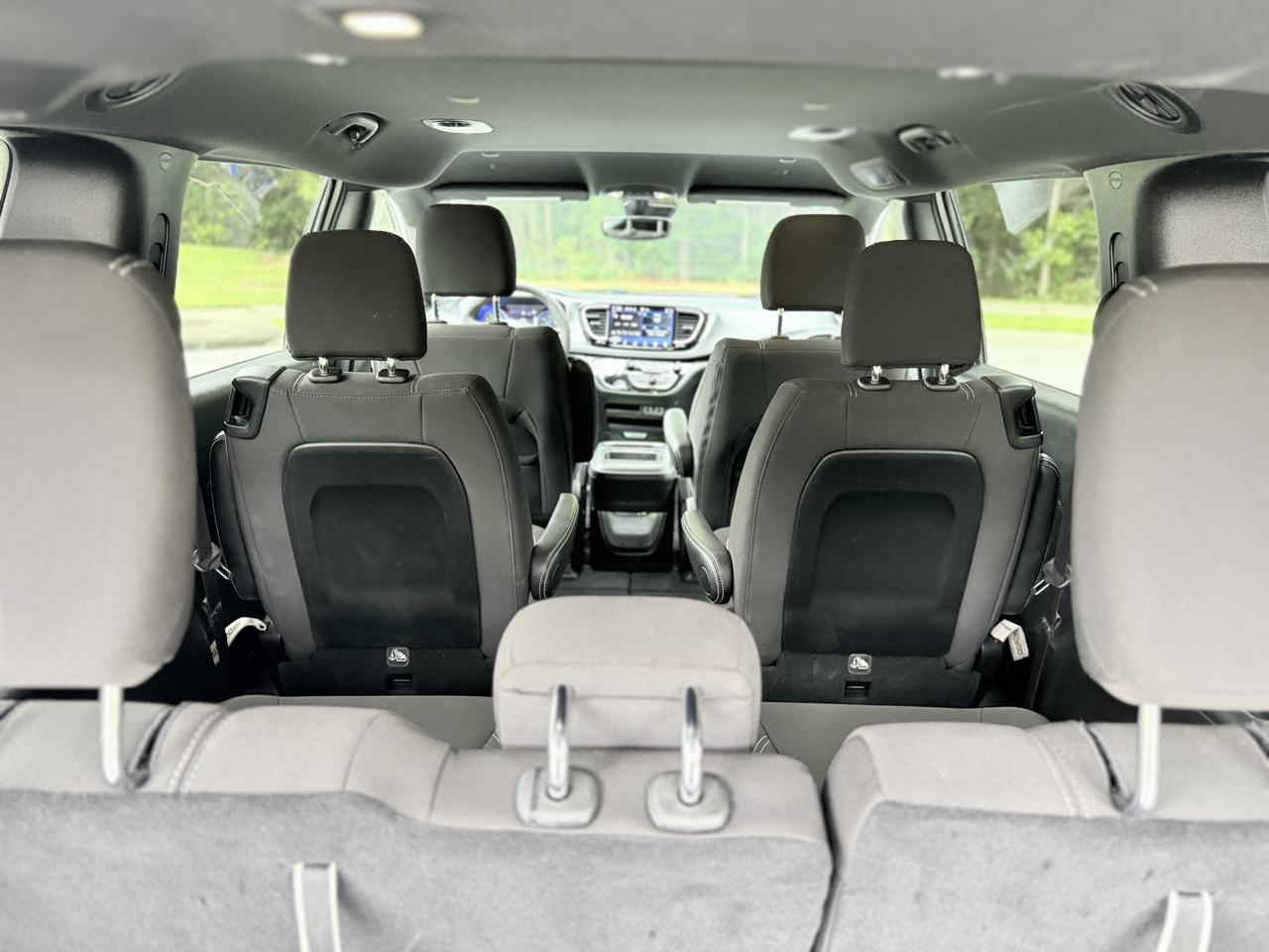 Chrysler Pacifica Touring 2024