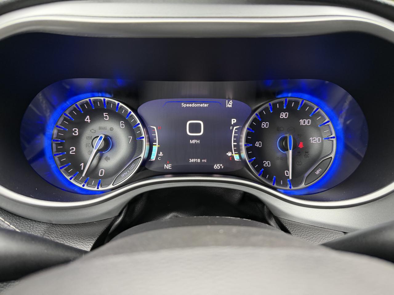 Chrysler Pacifica Touring 2024