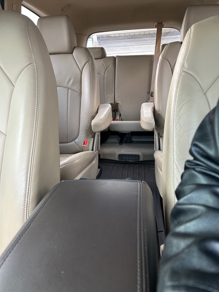 Buick Enclave Premium FWD 2012