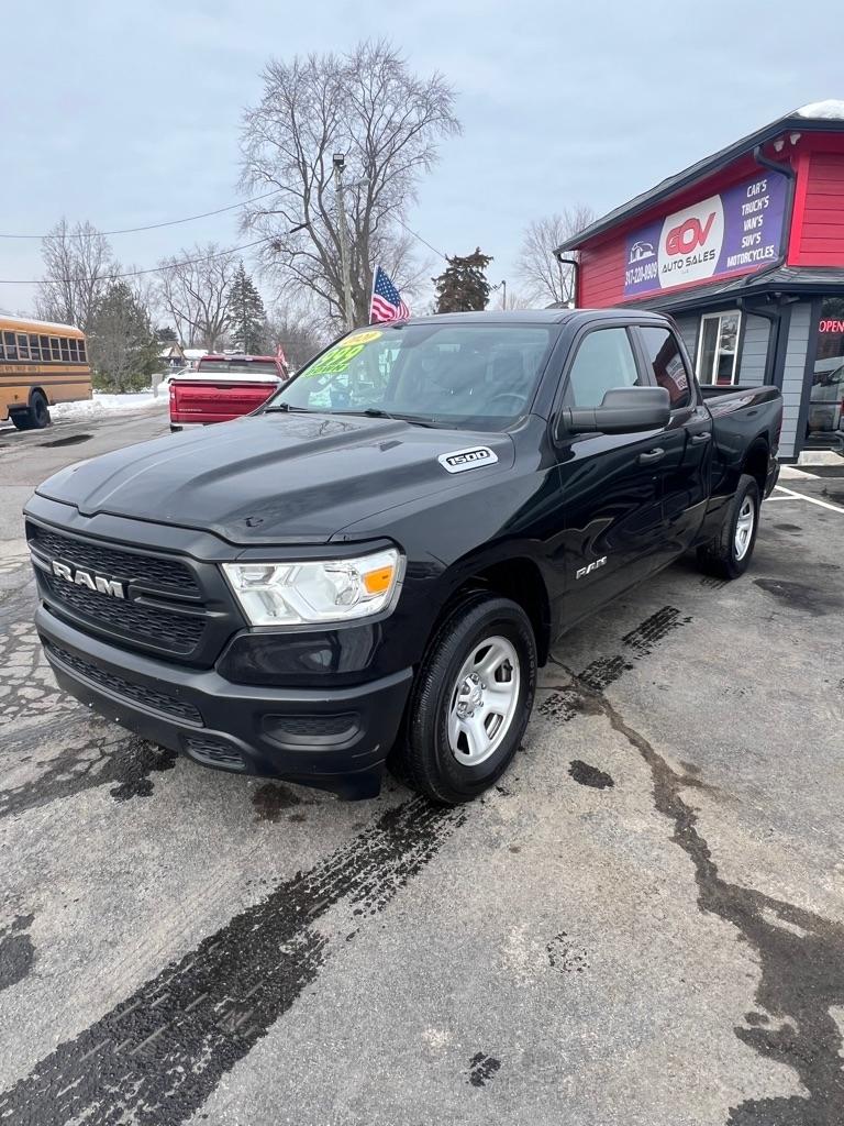 RAM 1500 Tradesman Quad Cab 4WD 2020