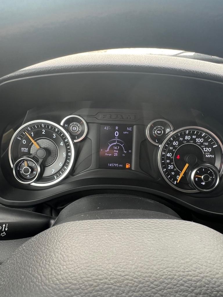 RAM 1500 Tradesman Quad Cab 4WD 2020