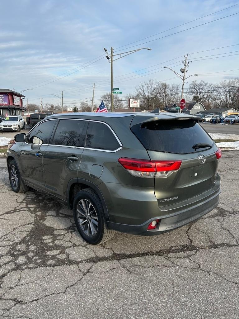 Toyota Highlander SE FWD V6 2018