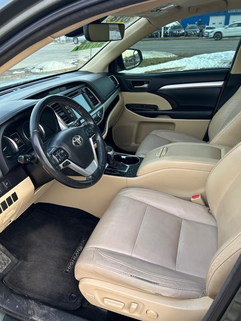 Toyota Highlander SE FWD V6 2018