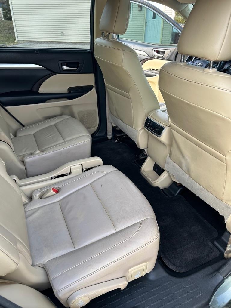 Toyota Highlander SE FWD V6 2018