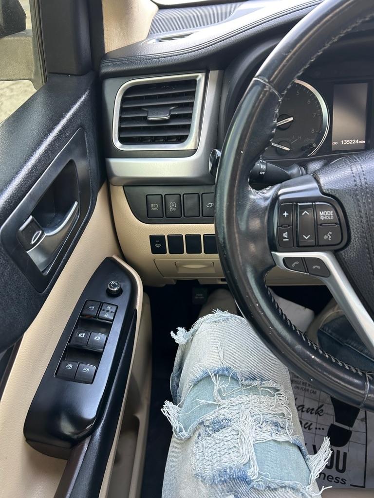 Toyota Highlander SE FWD V6 2018