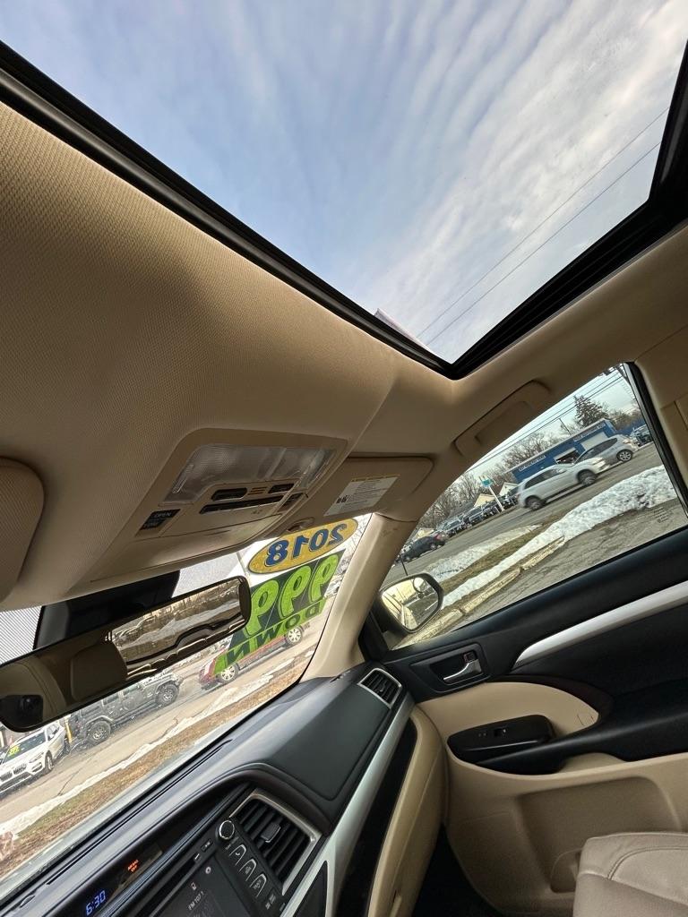 Toyota Highlander SE FWD V6 2018