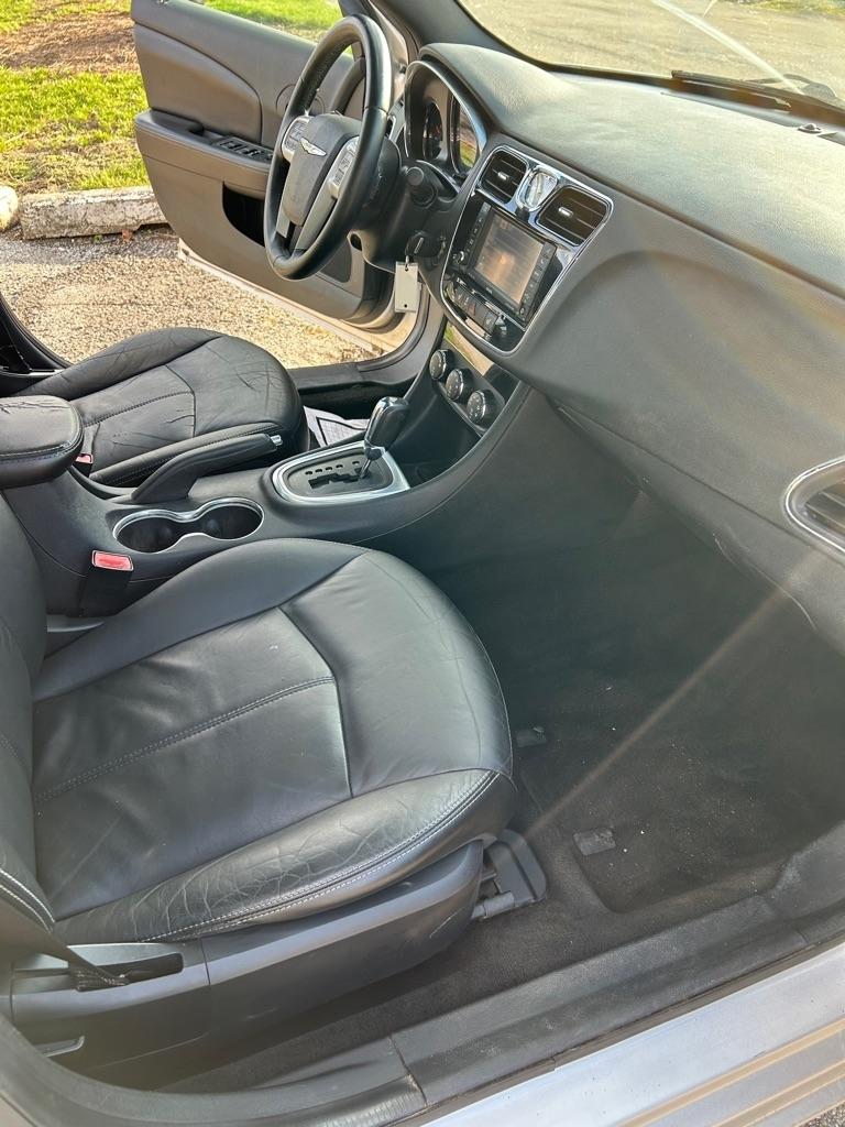 Chrysler 200 Limited 2012