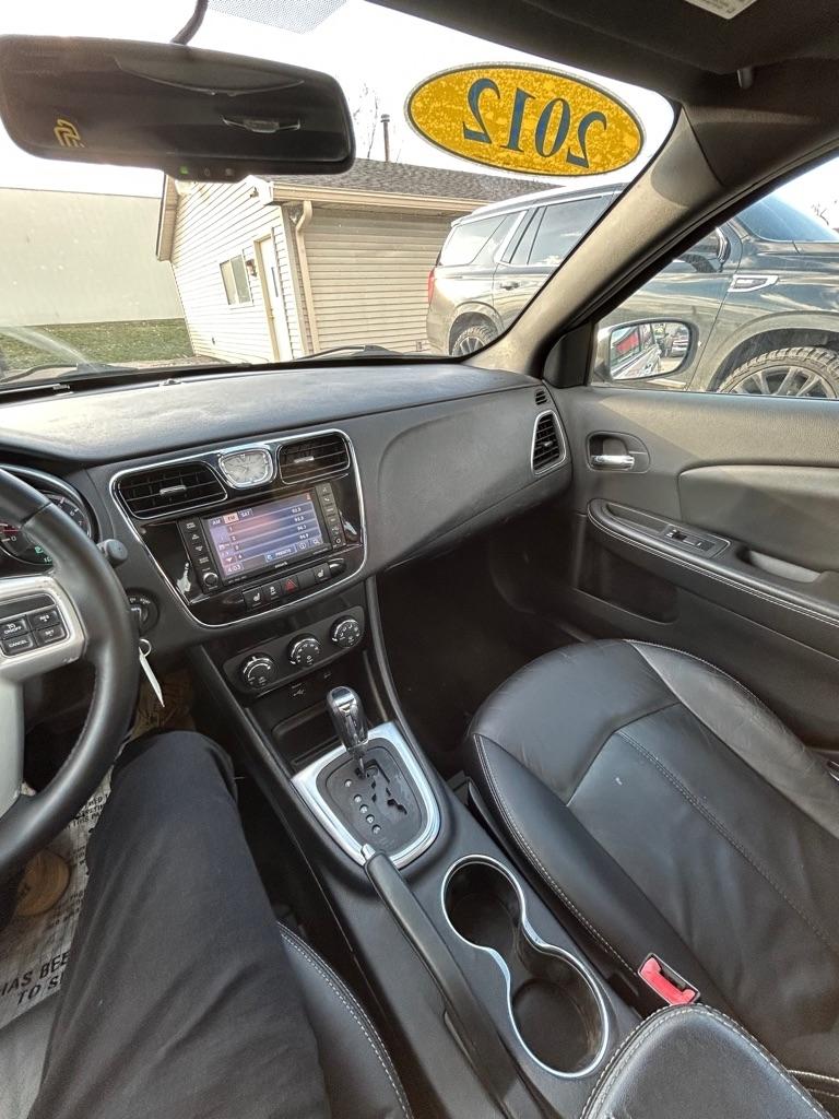 Chrysler 200 Limited 2012