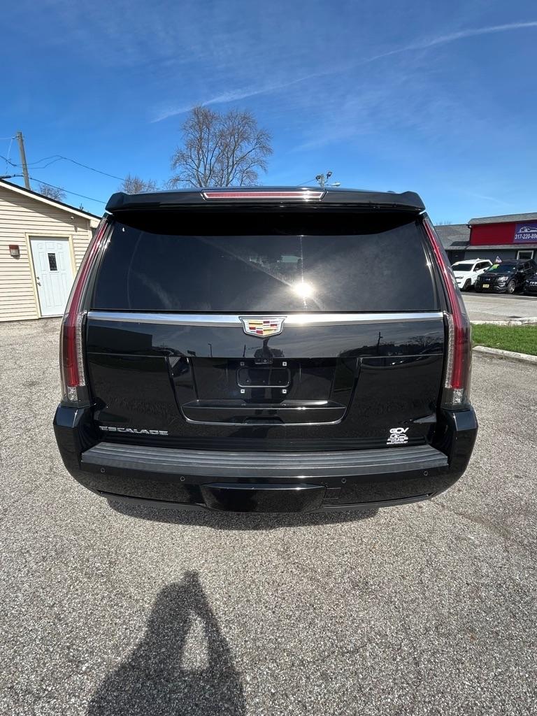 Cadillac Escalade ESV Platinum 4WD 2017