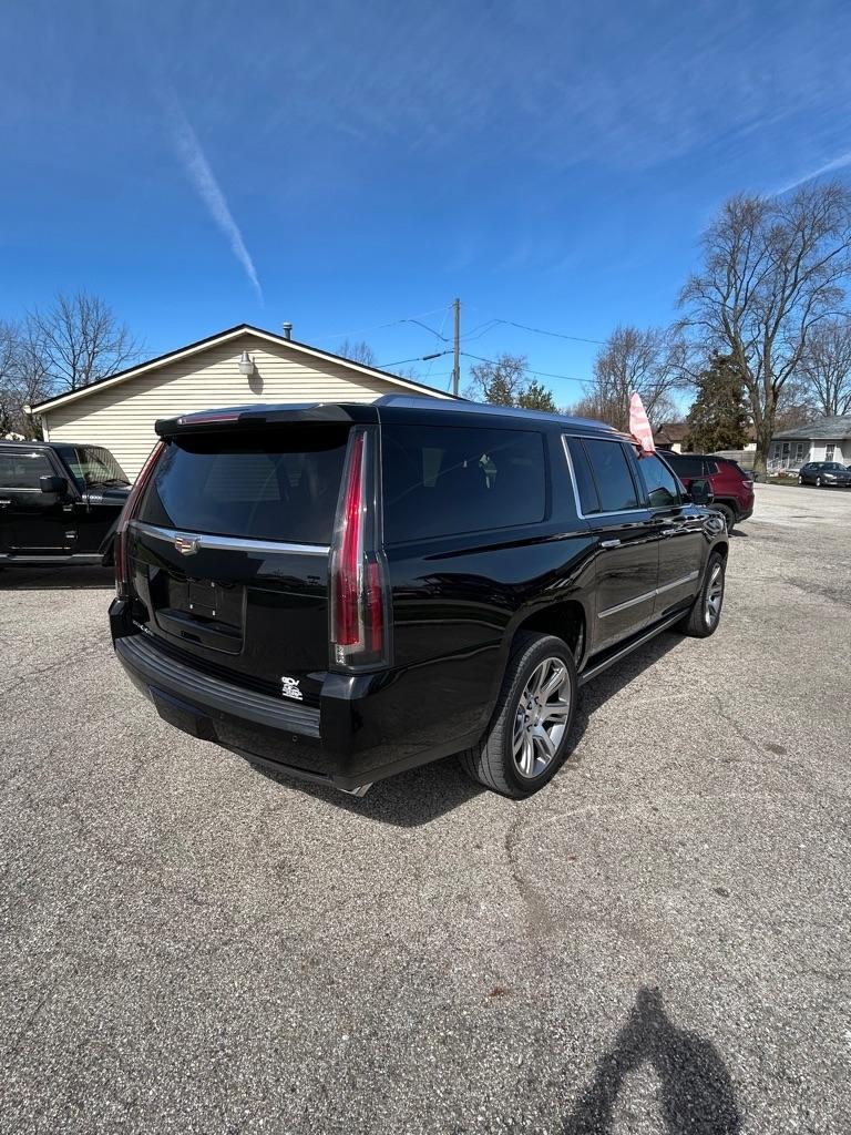 Cadillac Escalade ESV Platinum 4WD 2017