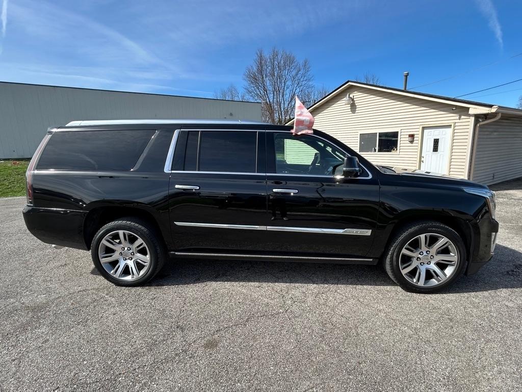 Cadillac Escalade ESV Platinum 4WD 2017