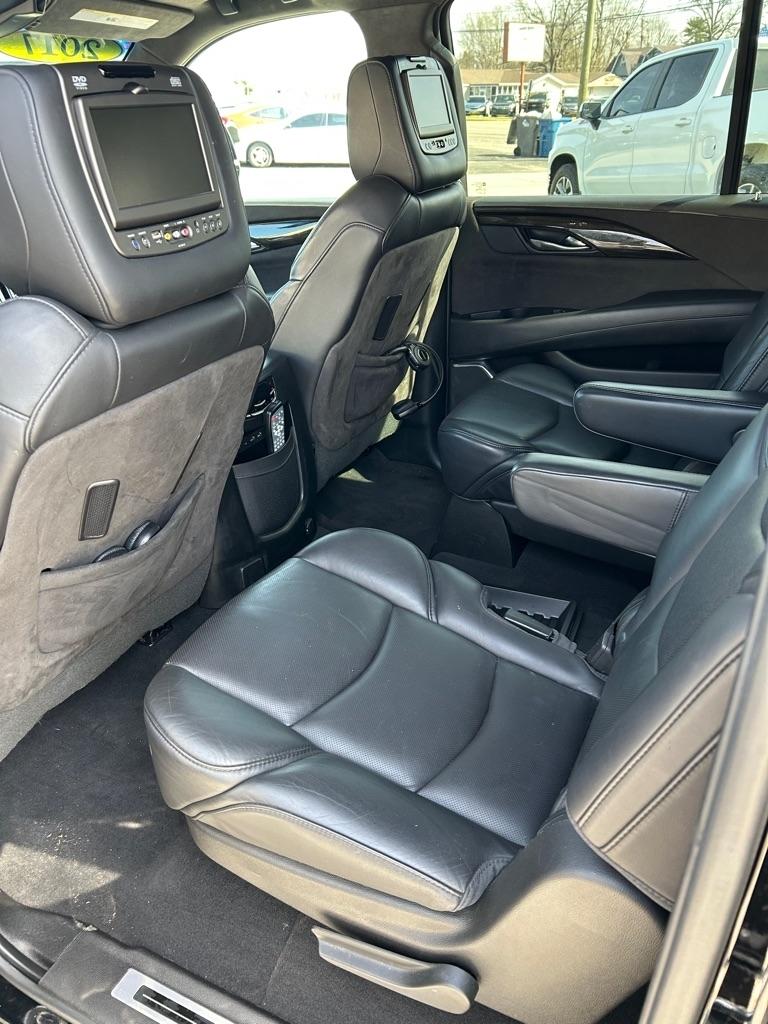 Cadillac Escalade ESV Platinum 4WD 2017