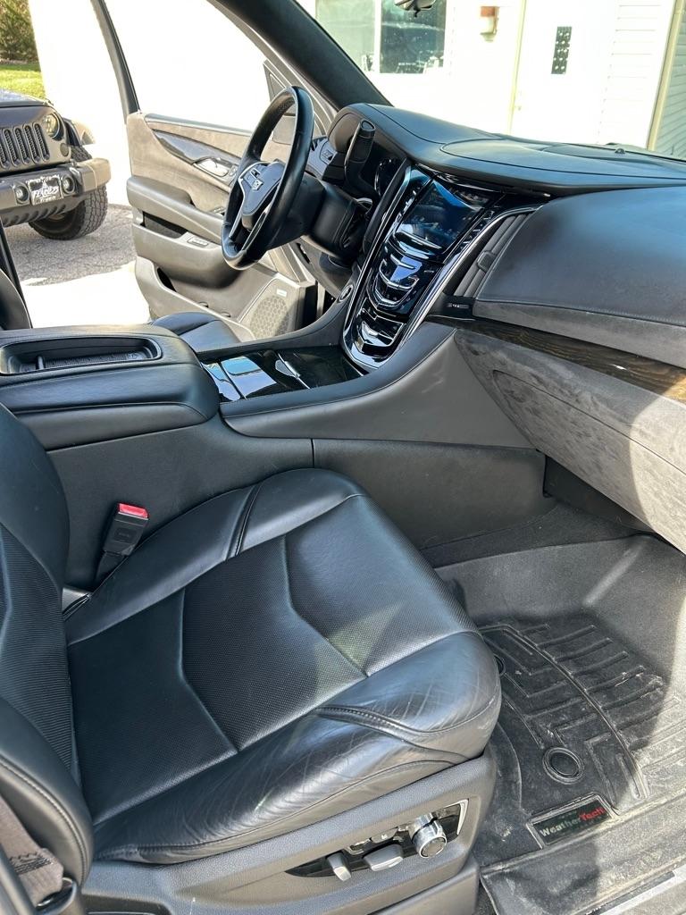 Cadillac Escalade ESV Platinum 4WD 2017