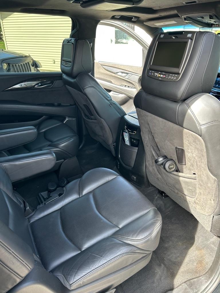 Cadillac Escalade ESV Platinum 4WD 2017