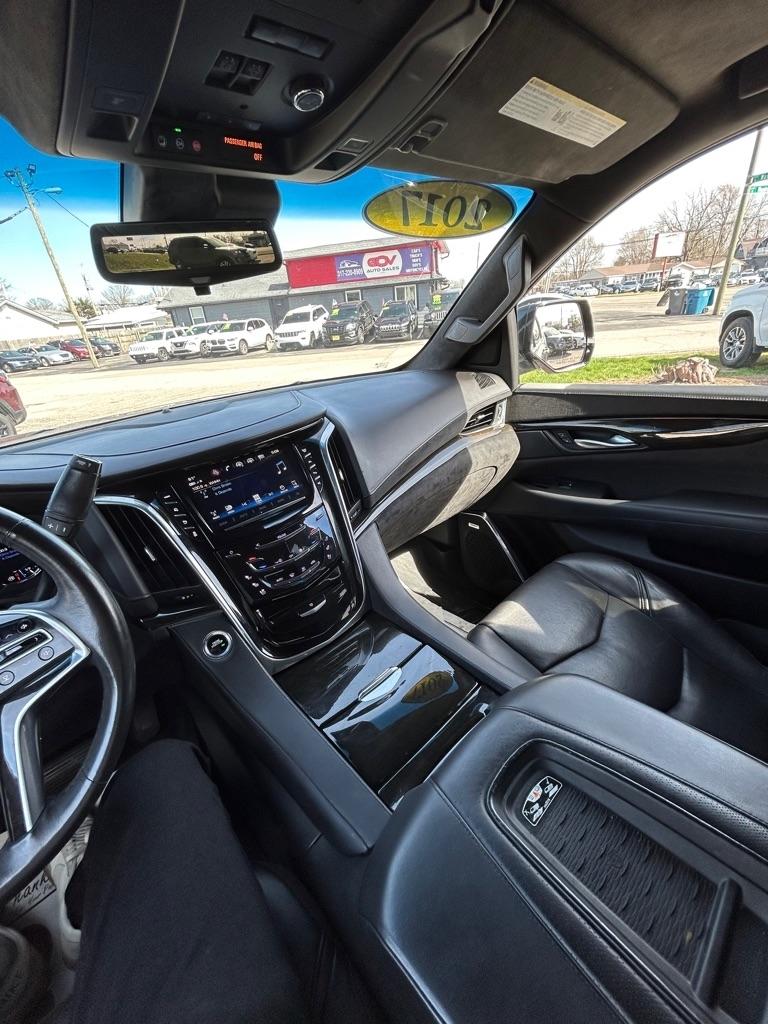Cadillac Escalade ESV Platinum 4WD 2017