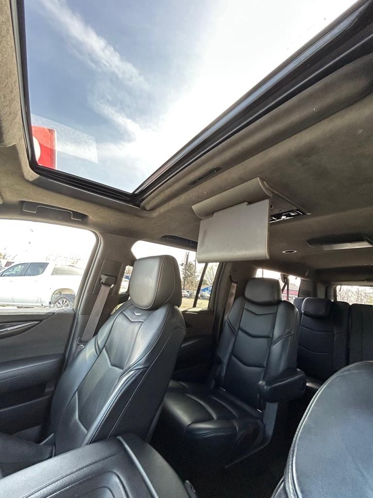 Cadillac Escalade ESV Platinum 4WD 2017