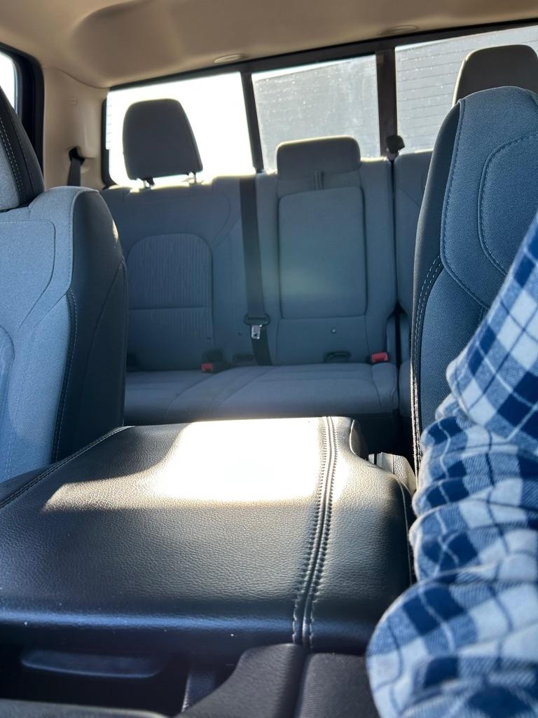 RAM 1500 Big Horn Crew Cab SWB 4WD 2020