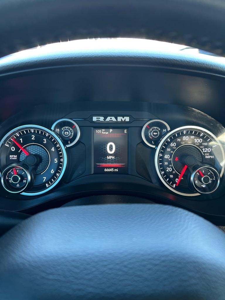 RAM 1500 Big Horn Crew Cab SWB 4WD 2020