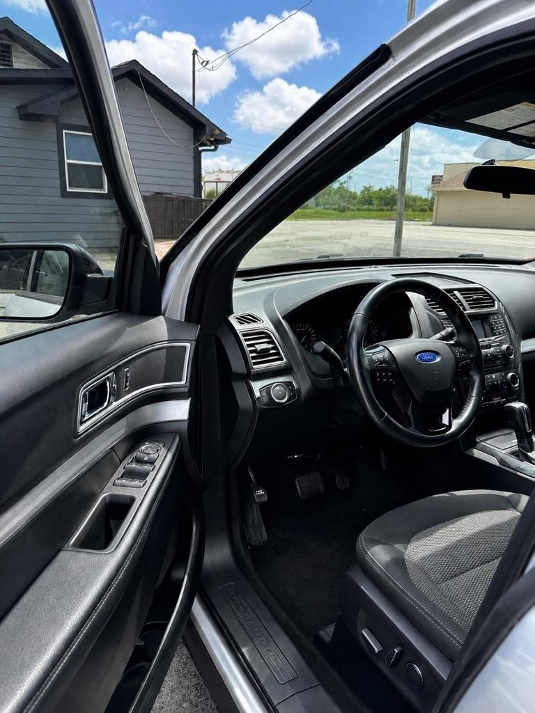 Ford Explorer XLT FWD 2017