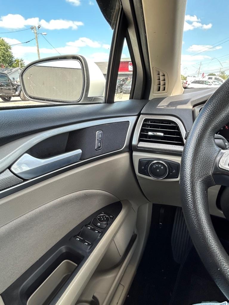 Ford Fusion SE 2020