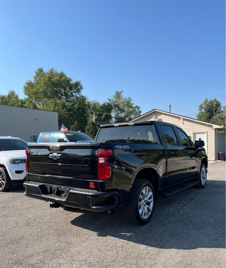 Chevrolet Silverado 1500 Custom Crew Cab Long Box 4WD 2021
