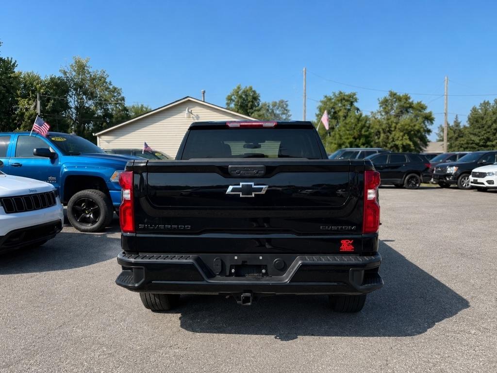 Chevrolet Silverado 1500 Custom Crew Cab Long Box 4WD 2021