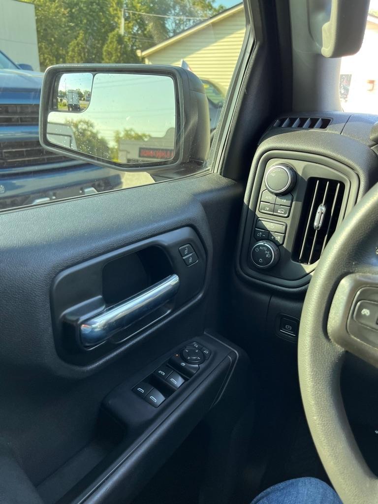 Chevrolet Silverado 1500 Custom Crew Cab Long Box 4WD 2021