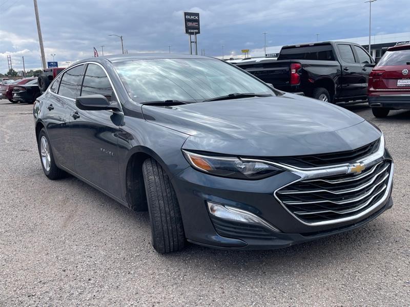 2020 Chevrolet Malibu LS photo 2